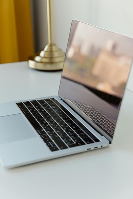 Sample Test Product Do Not Buy - Dell Latitude 5520 Laptop